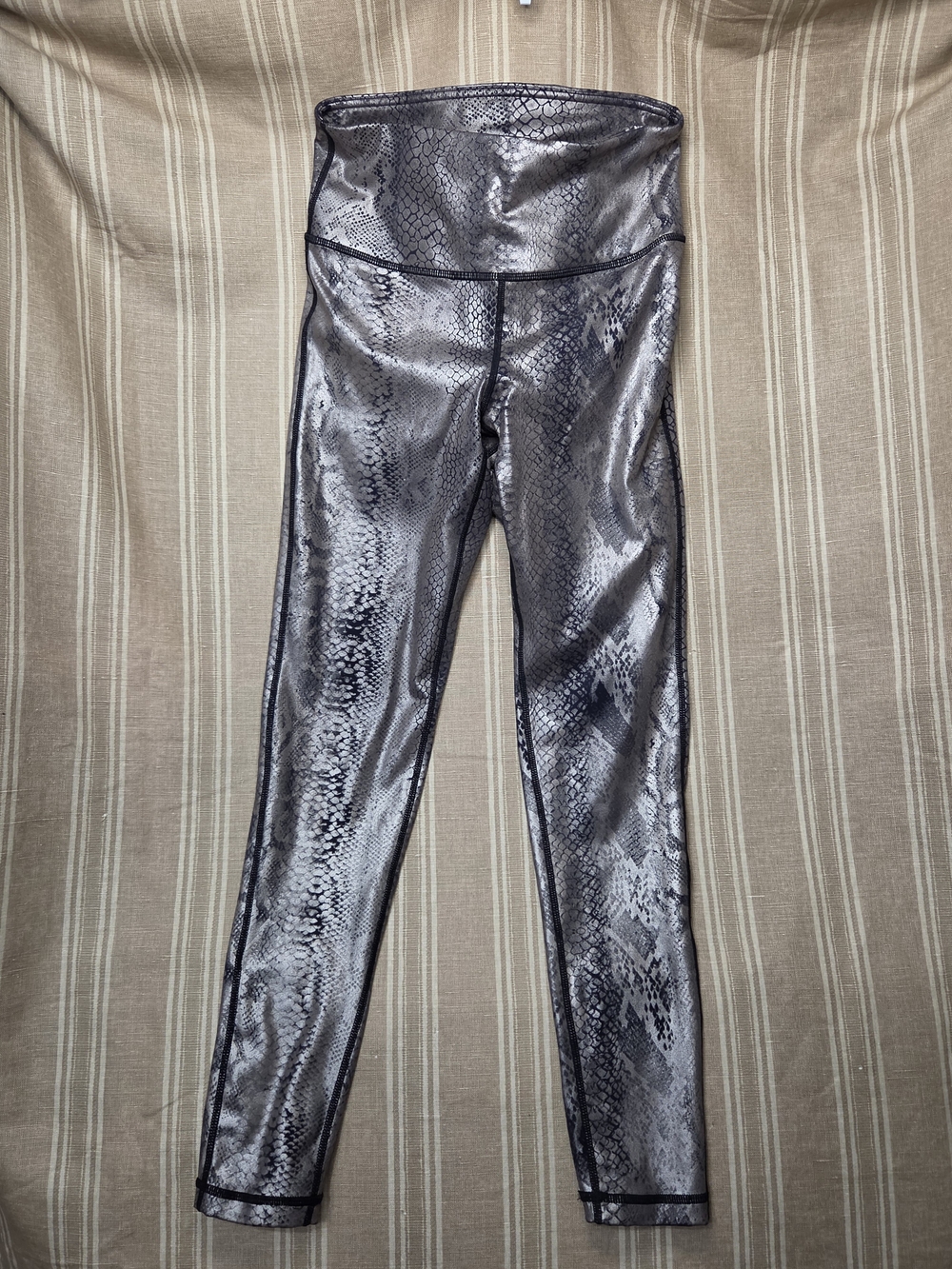 Mono B Metallic Snake Print High Rise Ankle Leggings S Silver/Black